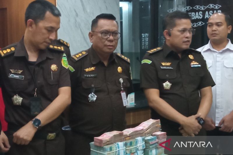 Terungkap Modus Pemotongan, 4 Tersangka Korupsi Dana PIP SMAN 7 Cirebon Ditahan, Kerugian Negara Capai Rp467 Juta