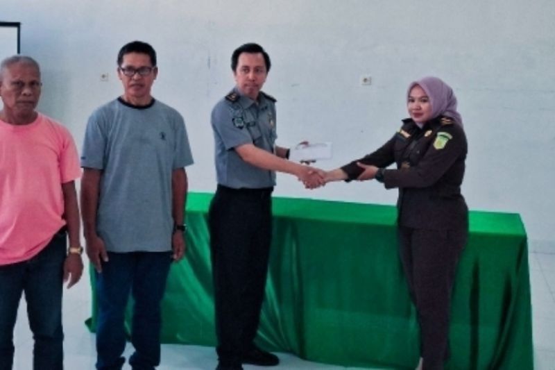 Fakta Unik: Mengapa Dua ABK Filipina Diserahkan Kejari Biak ke Imigrasi?