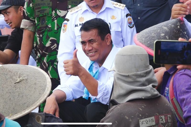 Mentan Amran Sulaiman Tegaskan Akses Pupuk Bersubsidi Jangan Dipersulit: Ancaman Pencabutan Izin bagi Distributor Nakal