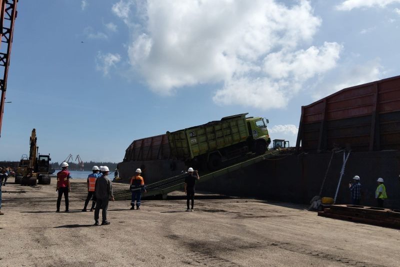 Kabar Baik: Arus Logistik Bengkulu Kembali Lancar, PTP Bengkulu Pastikan Distribusi Komoditas Pulih Usai Alur Pelayaran Membaik