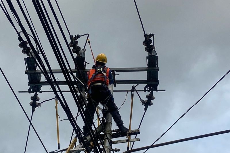 Fakta Cepat: PLN Gerak Kilat Pulihkan Listrik Amahusu Pasca Banjir dan Longsor di Ambon