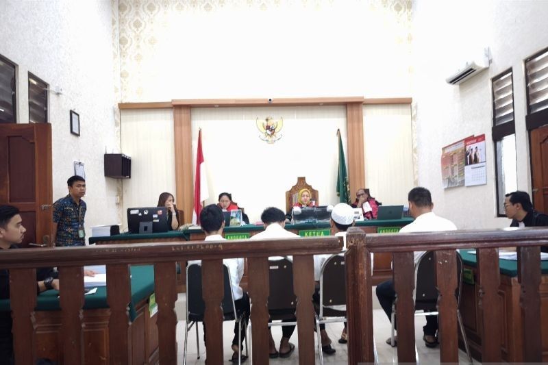 Jaksa Tuntut Penjara Seumur Hidup Empat Terdakwa Lab Narkoba Jimbaran: Terungkap Jaringan Produksi Skala Mengejutkan!