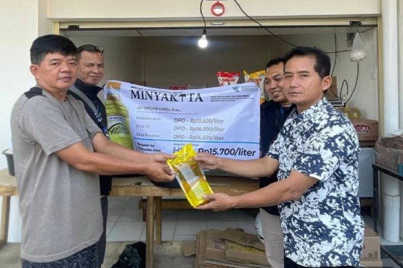 Tahukah Anda? Pemkot Tangerang & RNI Jual Minyak Goreng Murah Minyakita, Pedagang Untung Rp1.200 per Liter