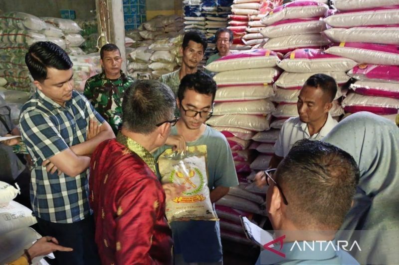 Waspada Beras Oplosan: Pemkab Bangka Barat Intensif Pantau Gudang, Hasil Uji Sampel Mengejutkan!