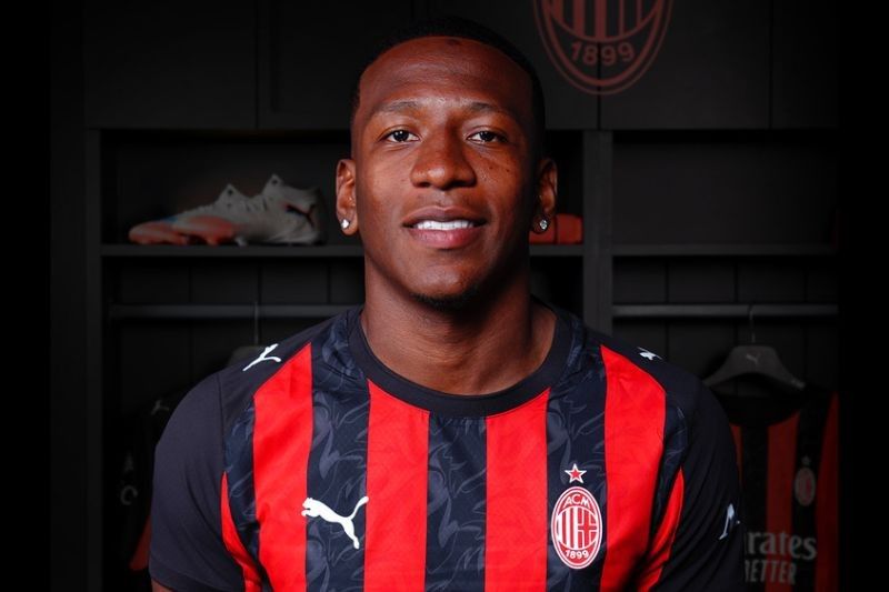 AC Milan Resmi Boyong Pervis Estupinan, Bek Ekuador Pertama dalam Sejarah Rossoneri