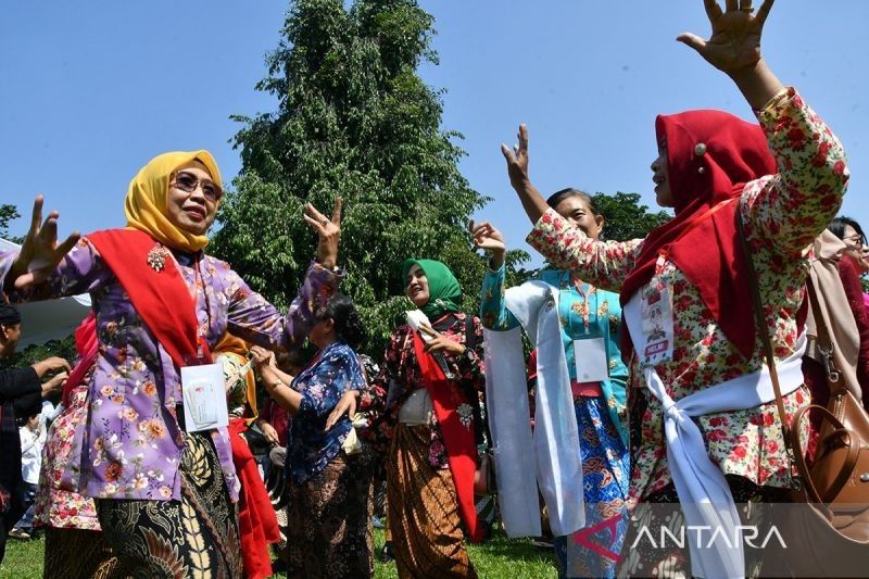 Kebaya Busana Tanpa Sekat Sosial: Dari Bangsawan Hingga Rakyat Biasa, Resmi Jadi Warisan Budaya UNESCO dan Punya Hari Nasional Tiap 24 Juli