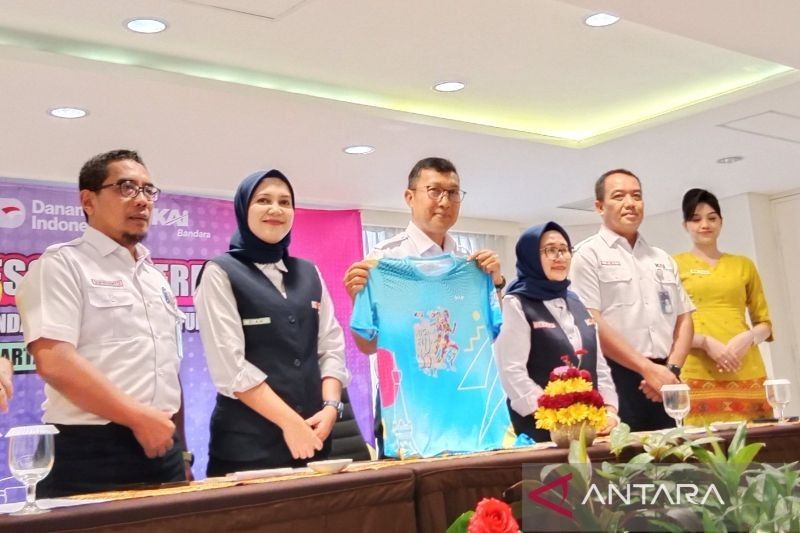 Nostalgia 90-an di KAI Bandara Glow Night Fun Run: KAI Bandara Dorong Sport Tourism Yogyakarta
