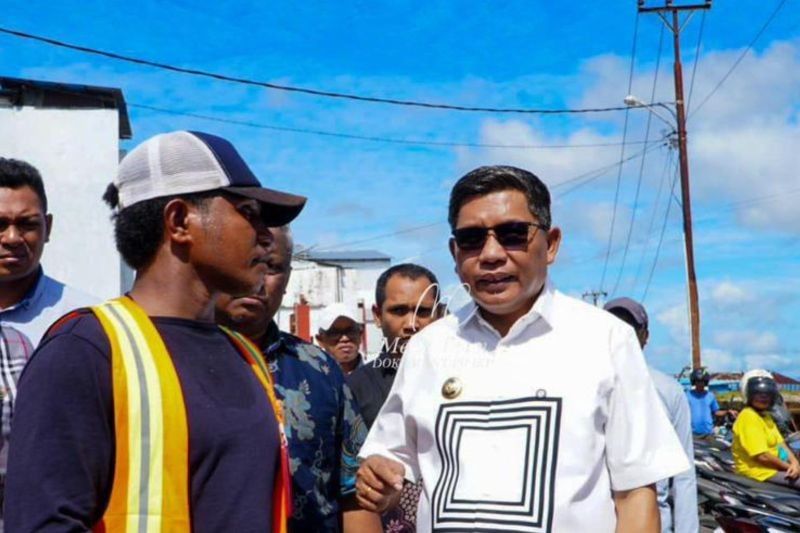 Fakta Unik: Kenapa Larangan Parkir di Badan Jalan Pasar Mardika Ambon Ditegaskan? Ini Alasannya!