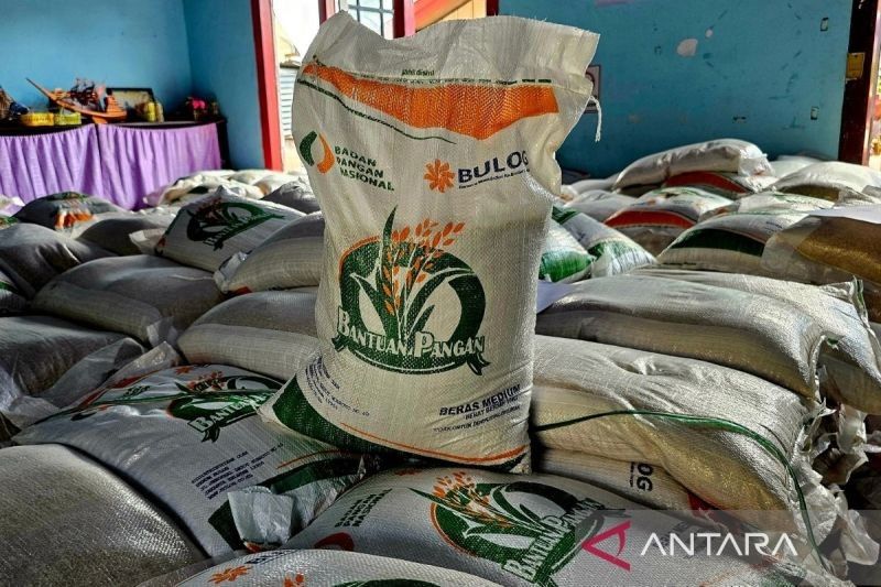 Bulog Natuna Salurkan Bantuan Pangan Hingga Pulau Terpencil, Total 73,3 Ton Beras Disalurkan!