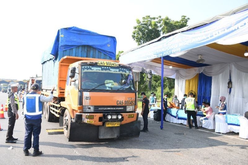 Terungkap: 30 Kendaraan ODOL Ditindak di Tol Belmera, Ini Bahayanya!