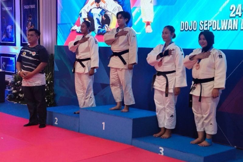 Tahukah Anda, Bripda Dita Aulia Raih Emas Judo Piala Kapolri 2025: Kebanggaan Polda Papua dari Bidang Keuangan