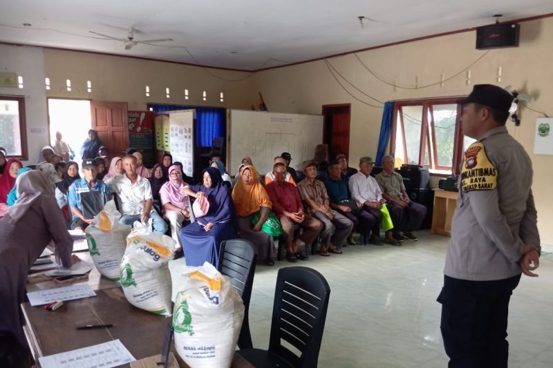 Fakta Menarik: 20 Kg Beras Disalurkan! Polres Lingga Kawal Ketat Bantuan Pangan Cadangan Beras di Kepri