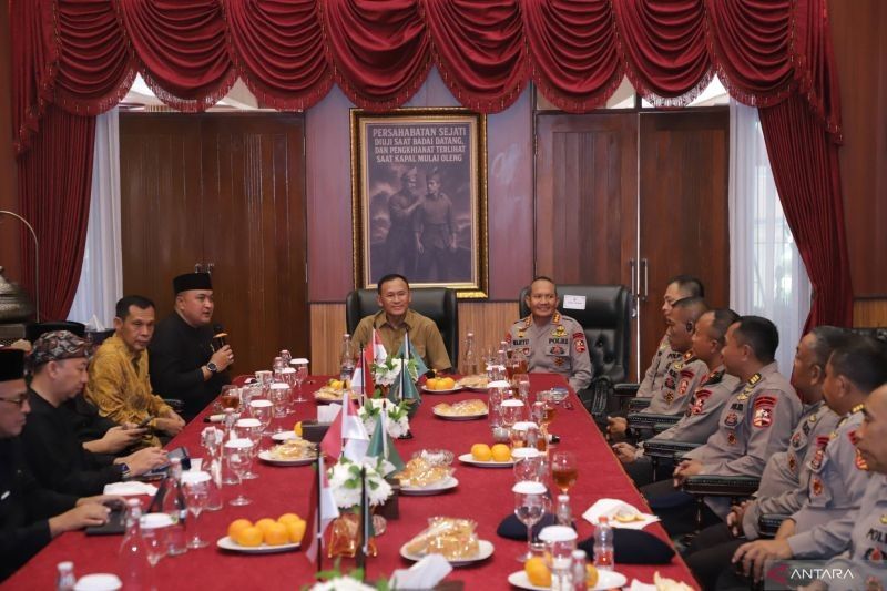 Fakta Unik: Kabupaten Bogor Punya 40 Kecamatan, Sinergi Bupati Bogor Brimob Perkuat Keamanan Wilayah