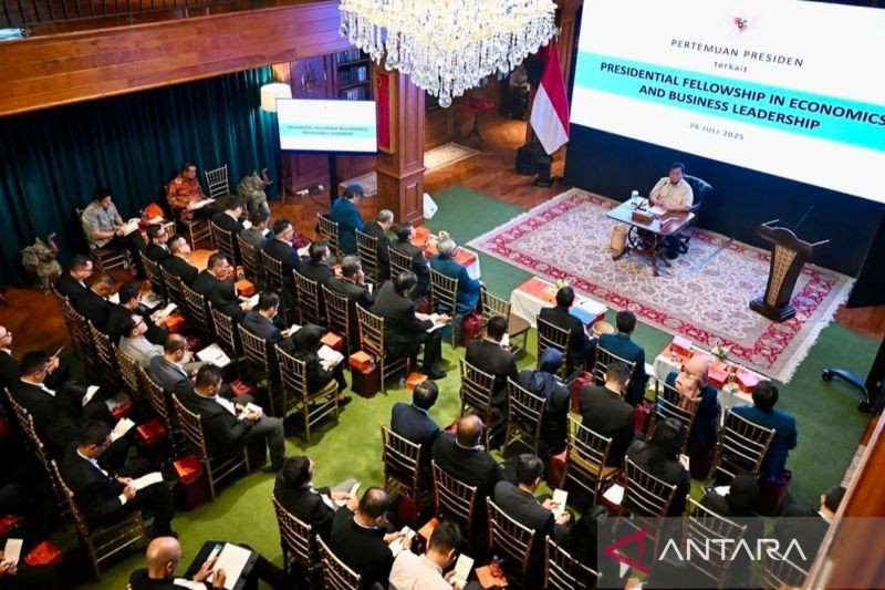 Prabowo Kumpulkan Puluhan Pakar Muda, Bahas Masa Depan Ekonomi Indonesia untuk Capai Swasembada Energi