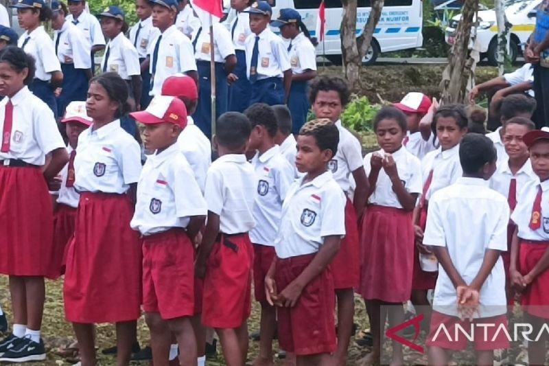 Fakta Unik: Revitalisasi Bahasa Biak, Bupati Biak Numfor Raih Penghargaan Berkat Program Muatan Lokal di Sekolah