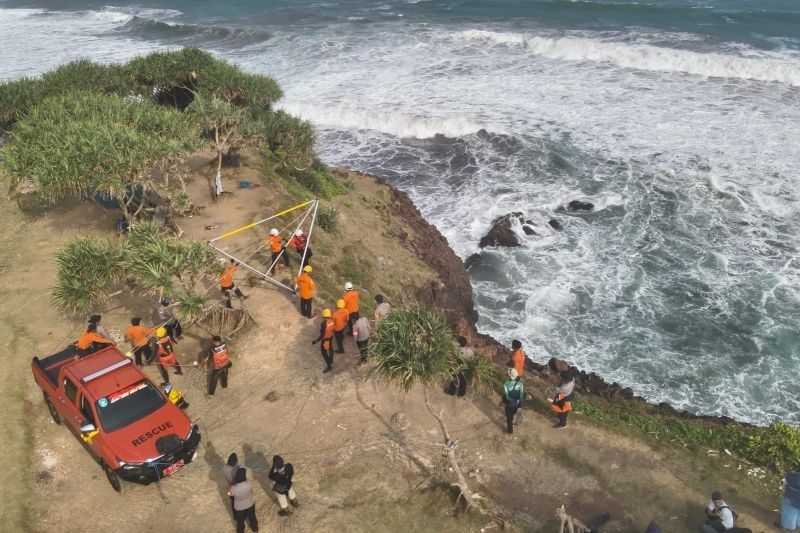 Fakta di Balik Penghentian Operasi SAR: Pencarian Mahasiswa Hilang di Pantai Puncak Guha Garut Dihentikan Setelah 7 Hari
