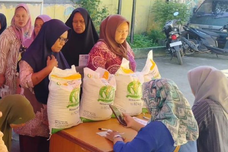 Fakta Unik Bantuan Pangan Bulog Sumut: 6.000 Ton Beras Tersalurkan, Target Diperpanjang!