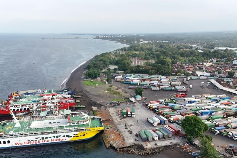 Tahukah Anda? Antrean Pelabuhan Ketapang Pernah Capai 30 KM, ASDP Kerahkan Kapal Bantuan Jumbo