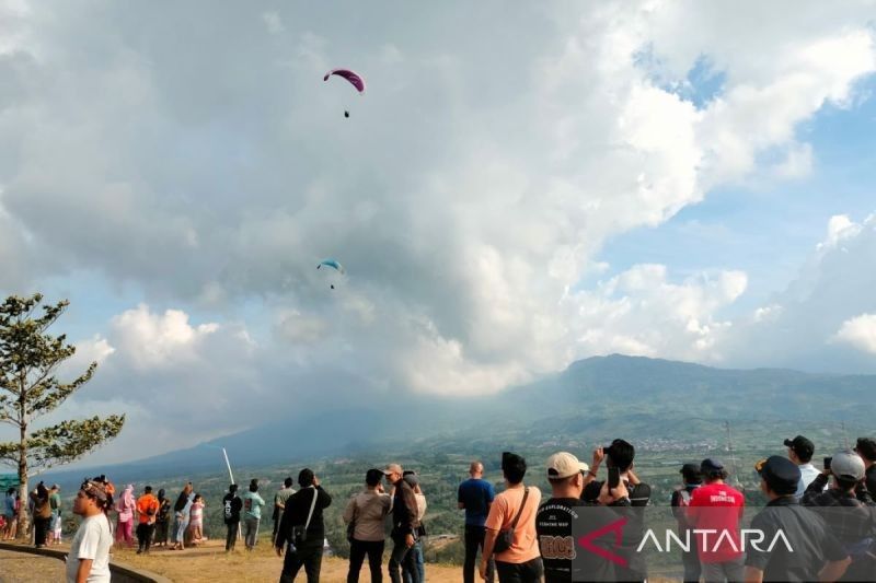 Pilot Sukses Uji Coba, Wisata Paralayang Rejang Lebong Resmi Diluncurkan 17 Agustus 2025: Daya Tarik Baru Bengkulu