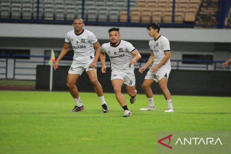 Terungkap! Madura United Bidik Bek Asing Baru untuk Perkuat Lini Belakang Jelang Super League