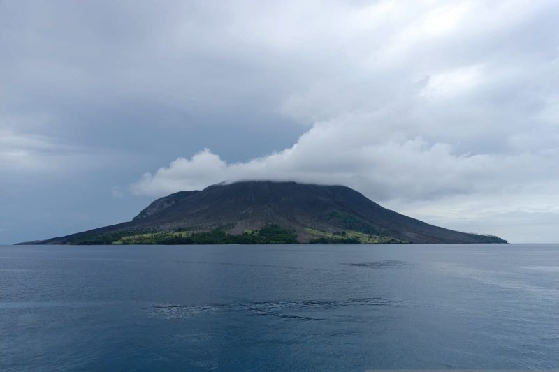 Fakta Menarik Gunung Ruang: Badan Geologi Imbau Warga Patuhi Radius Bahaya 2 KM