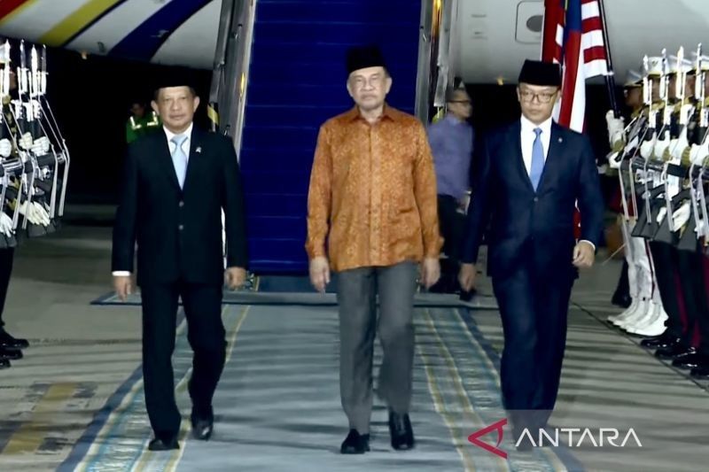 Fakta Unik: PM Anwar Tiba di Jakarta, Siap Gelar Konsultasi RI-Malaysia ke-13 dengan Prabowo