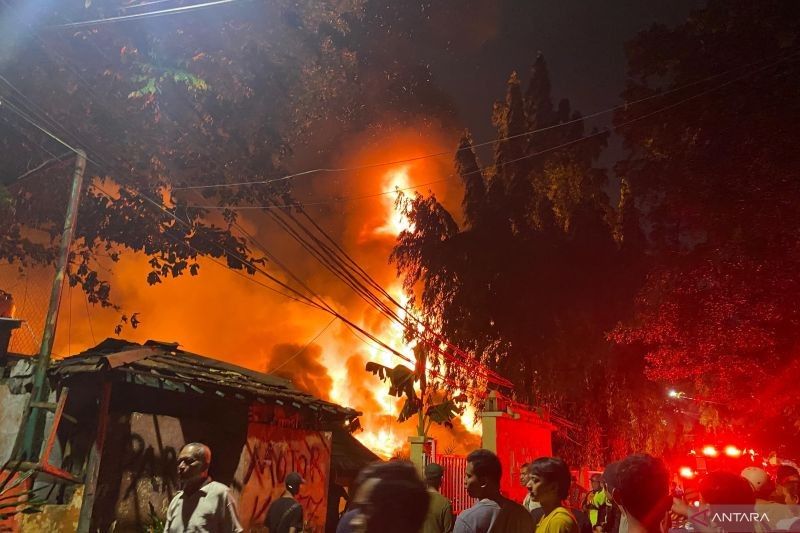 Tahukah Anda, 115 Personel Dikerahkan? Kebakaran Pasar Taman Puring di Kebayoran Baru Berhasil Dipadamkan