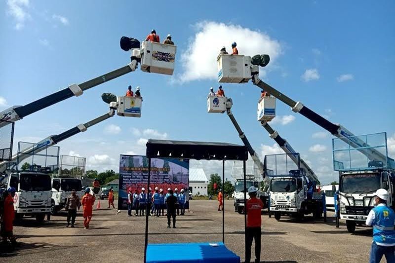 Fakta Unik 60 Personel: PLN Kalselteng Gelar Pemeliharaan PDKB Tanpa Padam Listrik Demi PSU Barito Utara