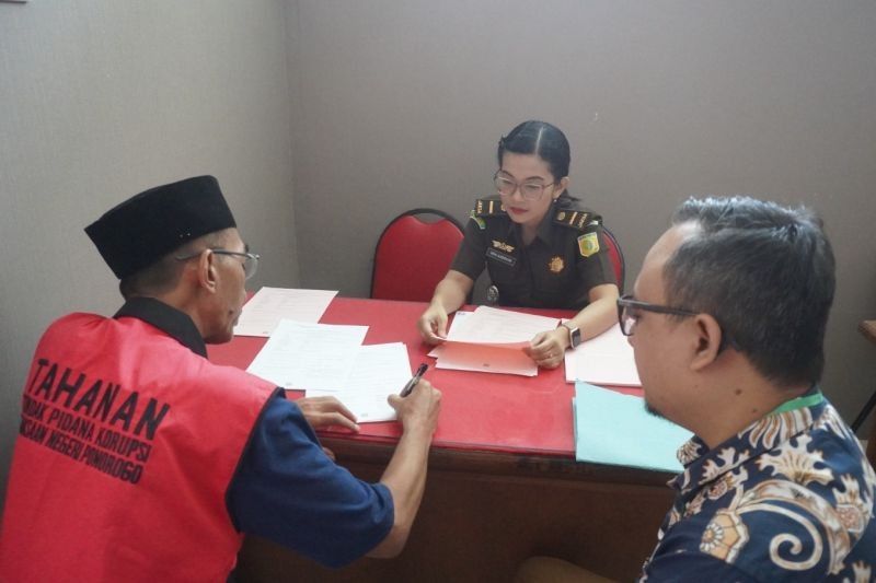 Terkuak! Kerugian Negara Rp25 Miliar Akibat Korupsi Dana BOS di SMK PGRI 2 Ponorogo, Berkas Tersangka Dilimpahkan