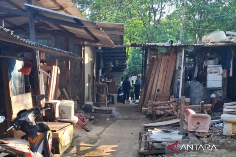 Fenomena Unik: Ratusan Warga Tinggal di Makam TPU Kebon Nanas, Pengelola Ambil Langkah Tegas