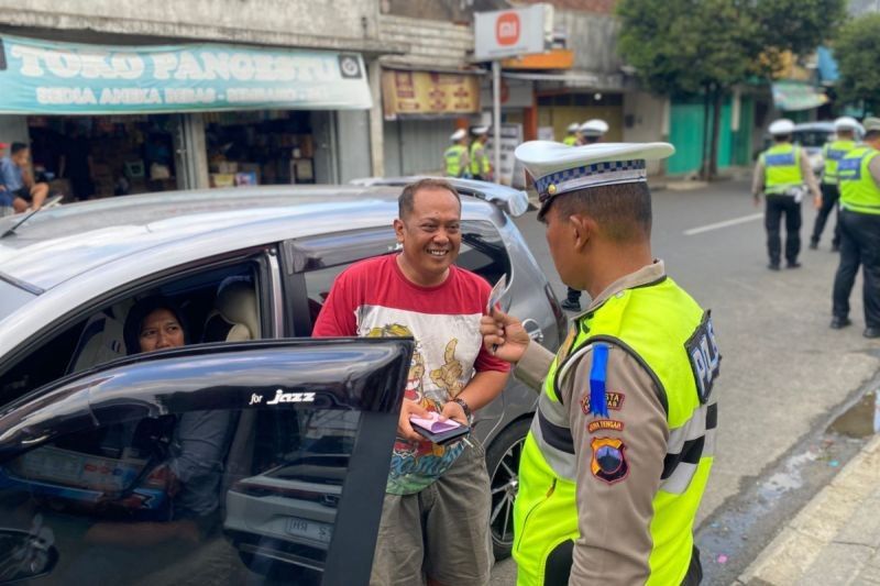 Trivia: Pelanggaran Lalu Lintas Melonjak Drastis! Operasi Patuh Candi Banyumas Tindak 2.071 Pengendara