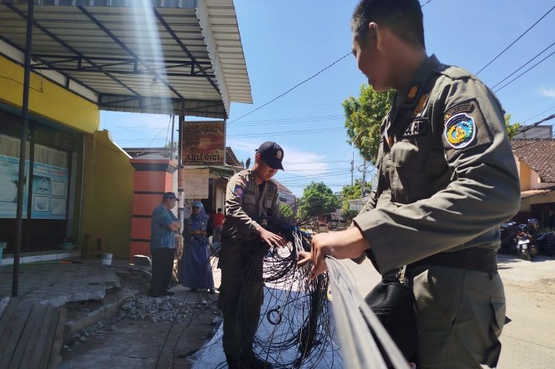 Fakta Mengejutkan: 30 ISP Tak Berizin Ditemukan di Ponorogo, Bagaimana Nasib Jaringan Internet Warga?
