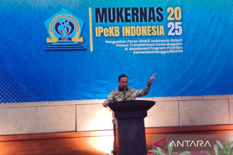 Tahukah Anda? Handphone Kini Disebut 'Keluarga Baru' yang Mengganggu Kualitas Hubungan Keluarga