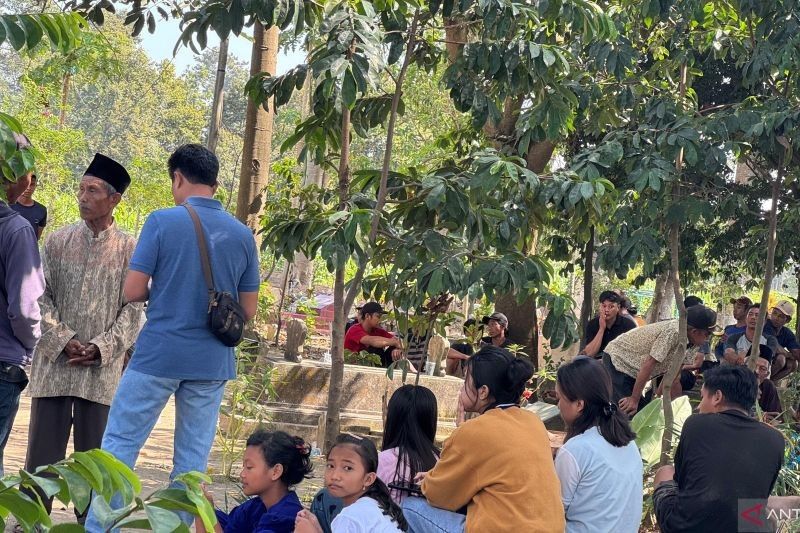 Tiga Nyawa Melayang! Polres Kediri Dalami Kasus Miras Oplosan yang Tewaskan Warga