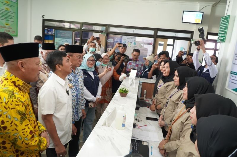 Fakta Mengejutkan: Indonesia Peringkat Kedua Dunia, Wamenkes Tinjau Skrining TB di Ternate, Target Turun 50% pada 2030