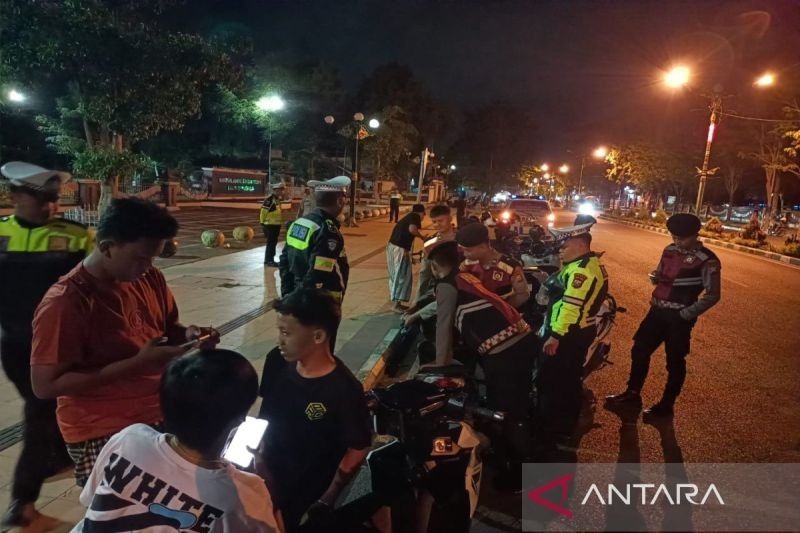 Fakta Unik: Kenapa Malam Jumat Jadi Sasaran Utama Patroli Malam Polres Pamekasan untuk Cegah Kejahatan?