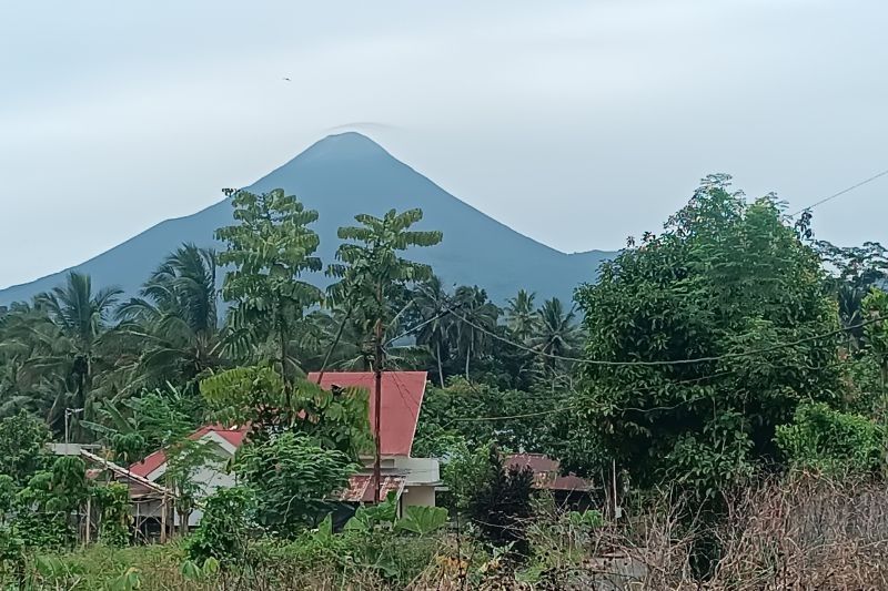 Terungkap: Gunung Soputan Alami 23 Kali Gempa Guguran, Status Waspada Sejak 2019