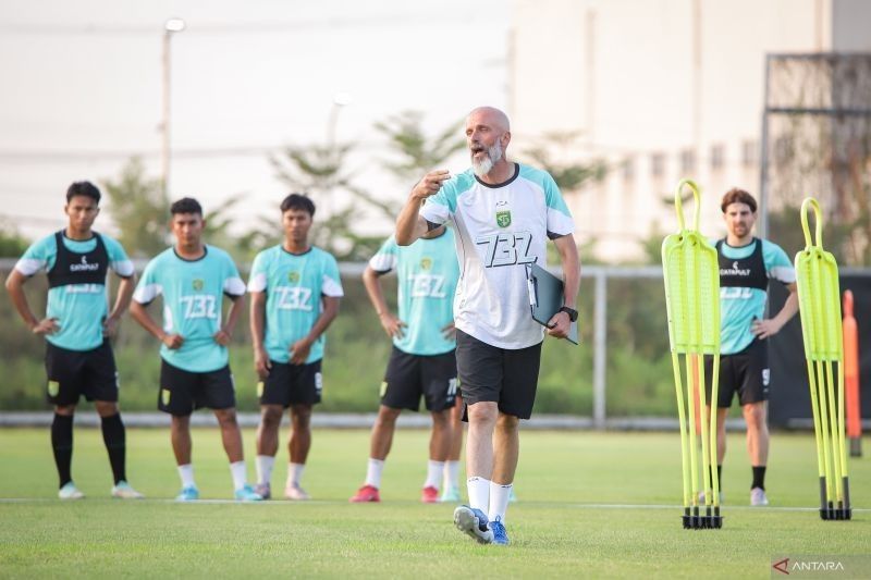 Trivia: Persebaya Siap Tempur! Eduardo Matangkan Taktik Persebaya Surabaya Jelang Pekan Perdana BRI Super League