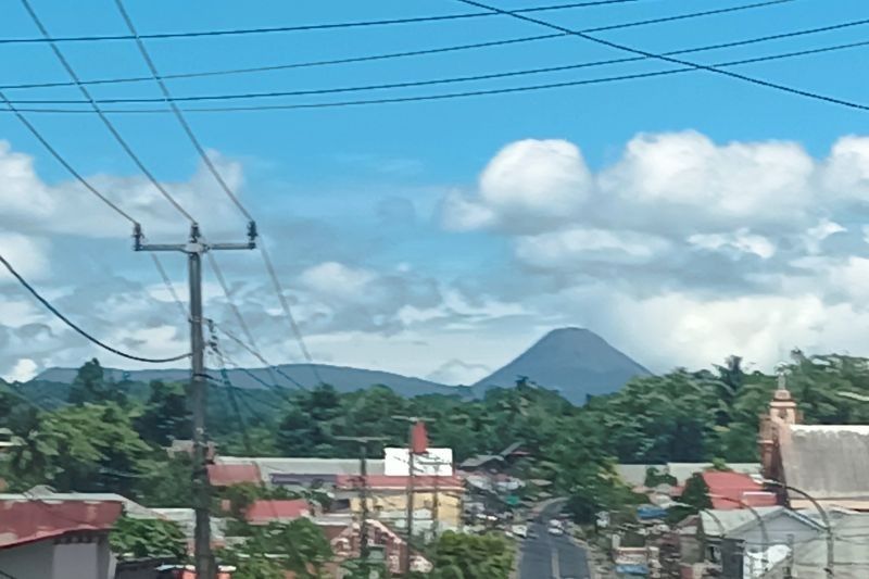 Waspada! Gunung Soputan Berstatus Level II, Ancaman Lahar Mengintai Sungai-Sungai di Minahasa Tenggara