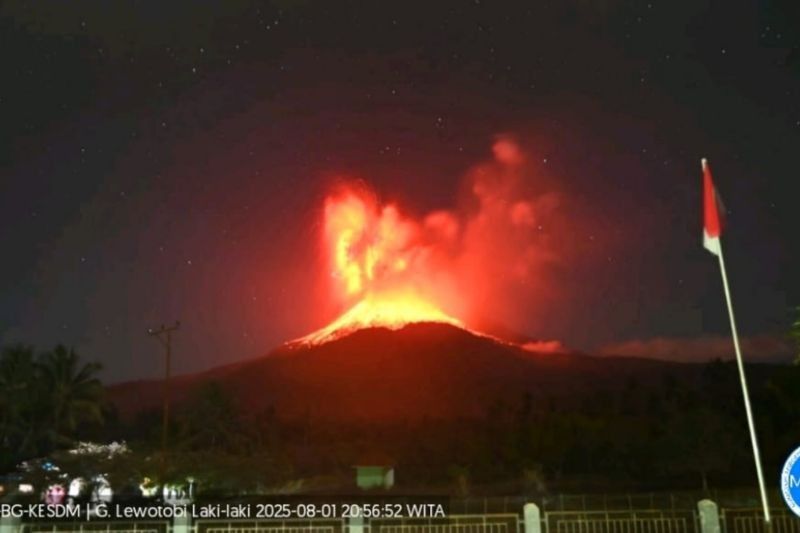 Terungkap! Akumulasi Gas Pemicu Letusan Dahsyat Gunung Lewotobi Laki-laki Setinggi 10.000 Meter
