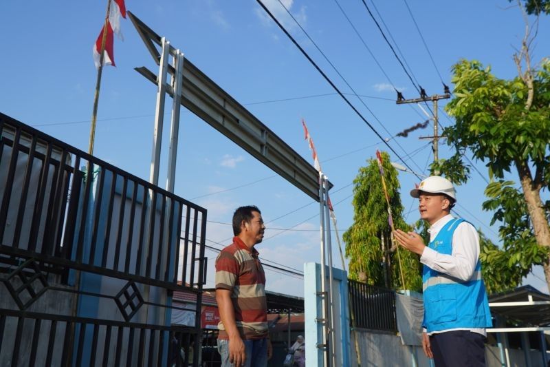 Jelang HUT ke-80 RI, PLN Kalselteng Gencarkan Edukasi Keselamatan Listrik: Hindari Bahaya Kabel Listrik Saat Pasang Atribut Kemerdekaan!
