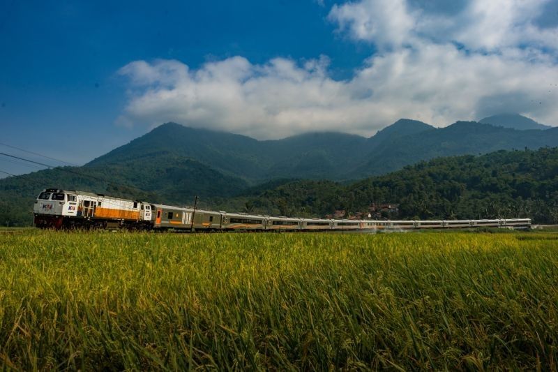 Ribuan Penumpang Terdampak: Anjloknya KA Argo Bromo Sebabkan Kereta Terlambat di KAI Daop 2 Bandung