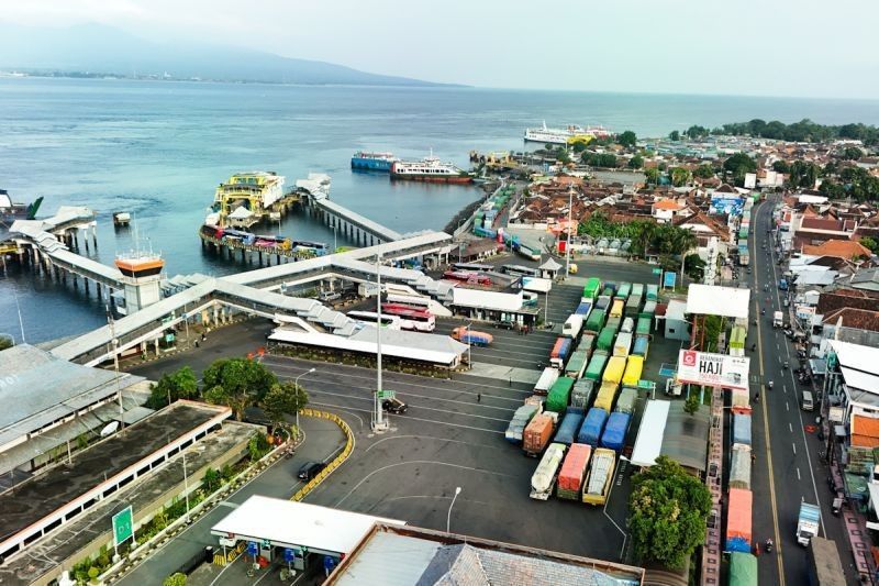 Fakta Antrean Pelabuhan Ketapang Mengular 18 KM: ASDP dan Regulator Berkolaborasi Atasi Kemacetan