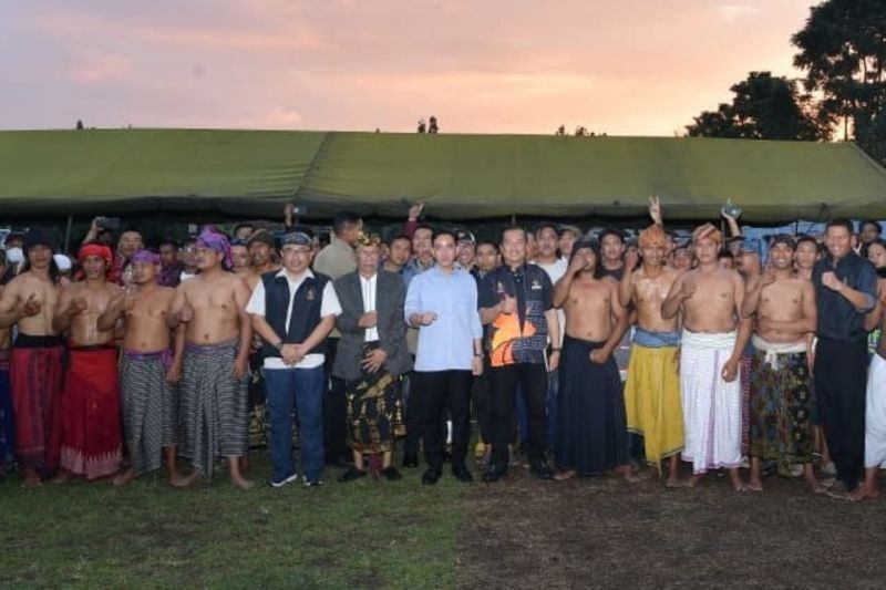 Gibran Saksikan Peresean, Seni Bela Diri Khas Sasak: Wujud Dukungan Pelestarian Budaya Lokal Lombok