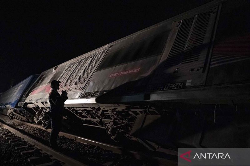 Fakta Unik: KAI Kerahkan 13 Bus Angkut 539 Penumpang dari Tegal Akibat KA Anjlok