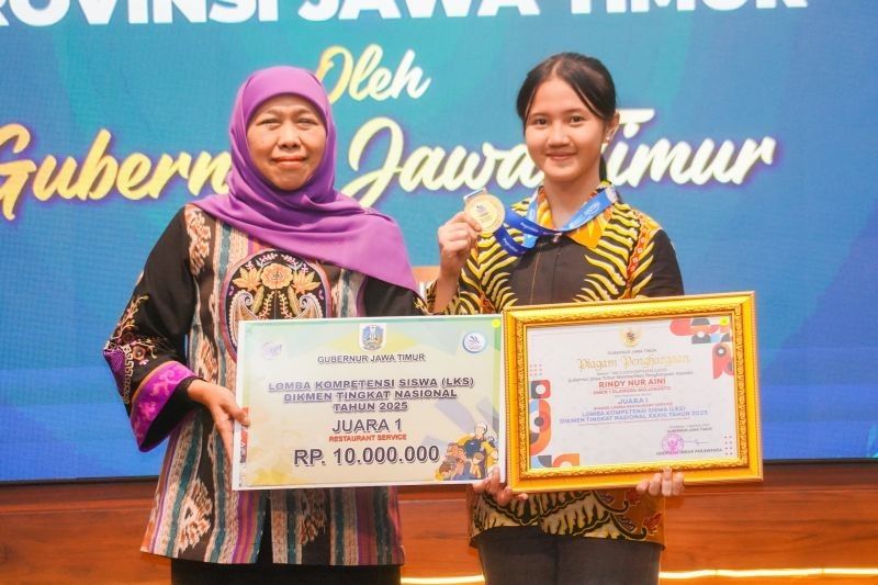 Fakta Hattrick! Jawa Timur Juara Umum LKS Dikmen XXXIII Tiga Kali Berturut-turut, Gubernur Khofifah Beri Bonus Besar