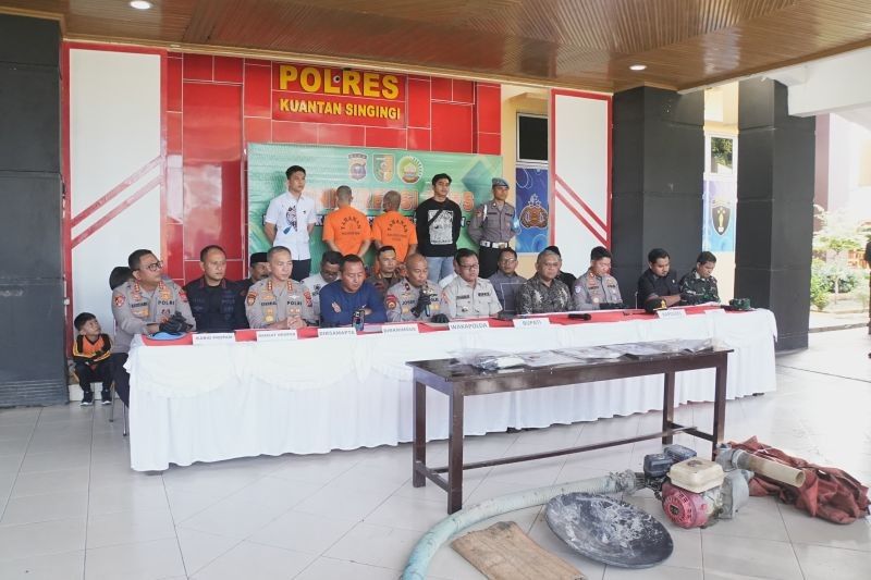 Jelang Festival Pacu Jalur 2025, Polda Riau Musnahkan 24 Rakit PETI: Komitmen Bersihkan Sungai Kuantan dari Tambang Ilegal