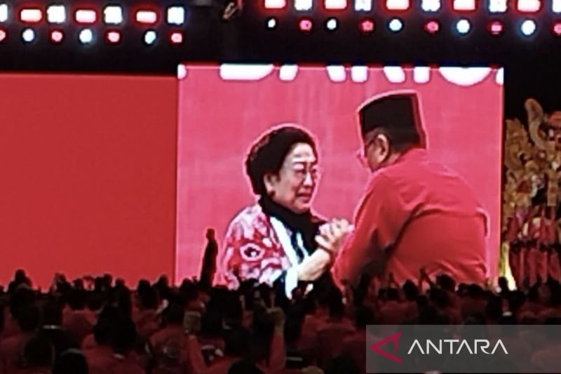Fakta Unik: Megawati Ungkap Zikir Tiap Malam Sebut Nama Hasto, Soroti Keadilan Hukum