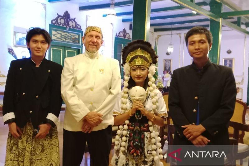 Fakta Unik: Profesor AS 'Mama Erik' Hibahkan Karya Gamelan Cirebon, Bebas Royalti!