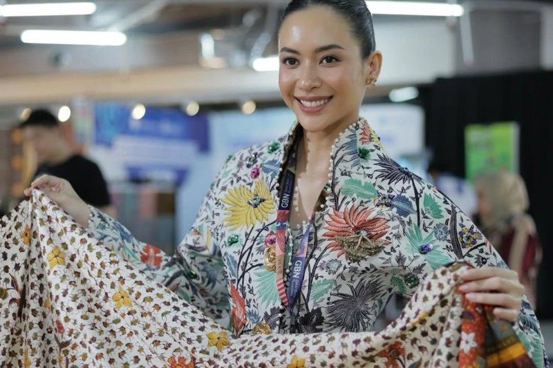 Elvira Devinamira Ajak Gen Z Lestarikan Batik Lewat Gelar Batik Nusantara 2025: Ada Konsep Late Night Shopping!